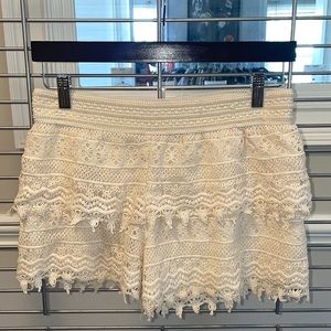 Limonata lace shorts